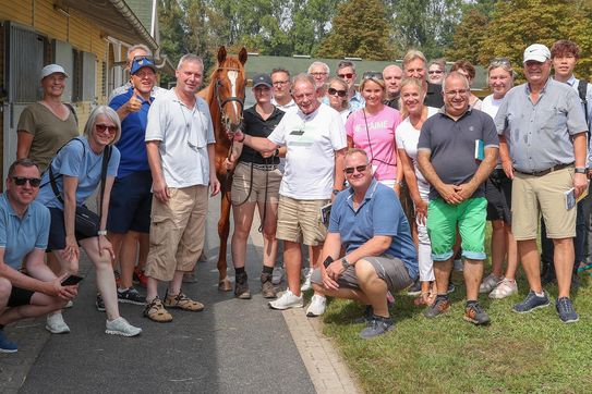 Sechs tolle Jährlinge für Liberty Racing 2024 Gold und Platin